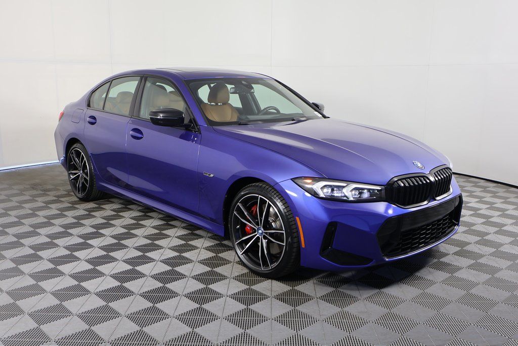 Thumbnail: 2023 BMW 3 Series - 3
