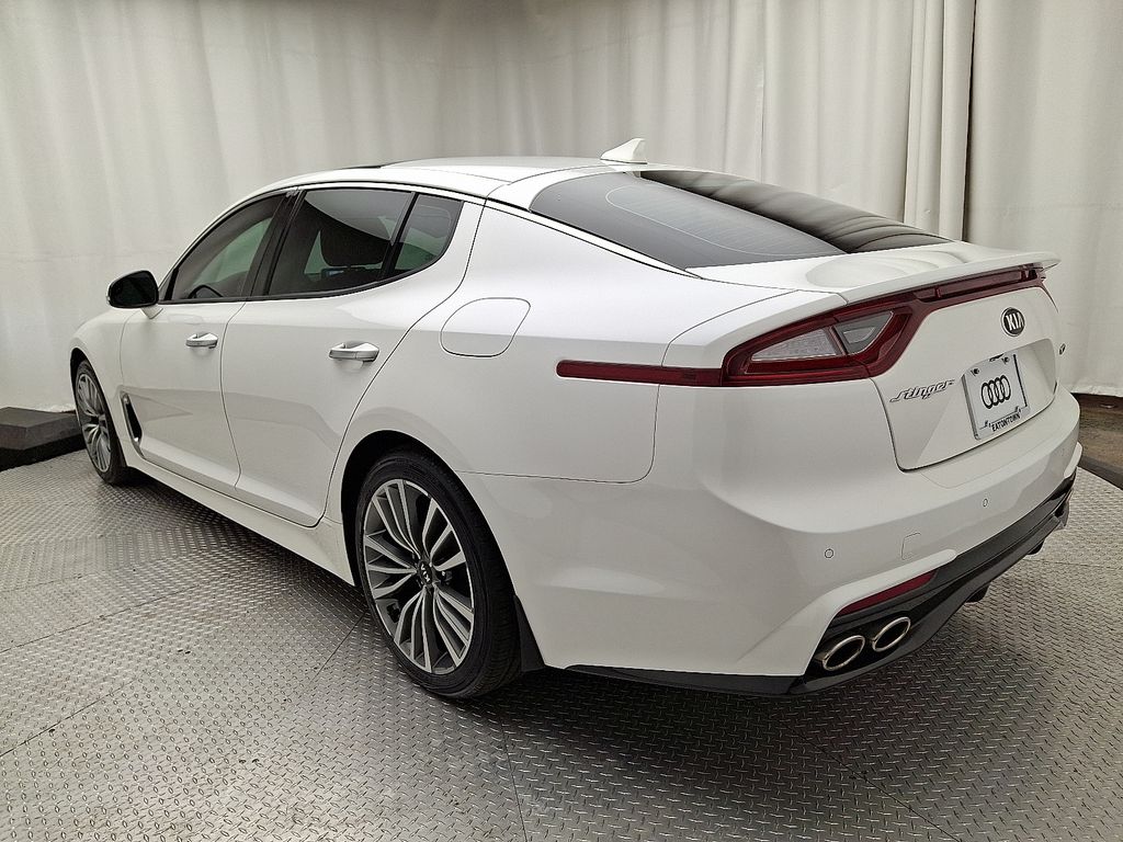Thumbnail: 2018 Kia Stinger - 6