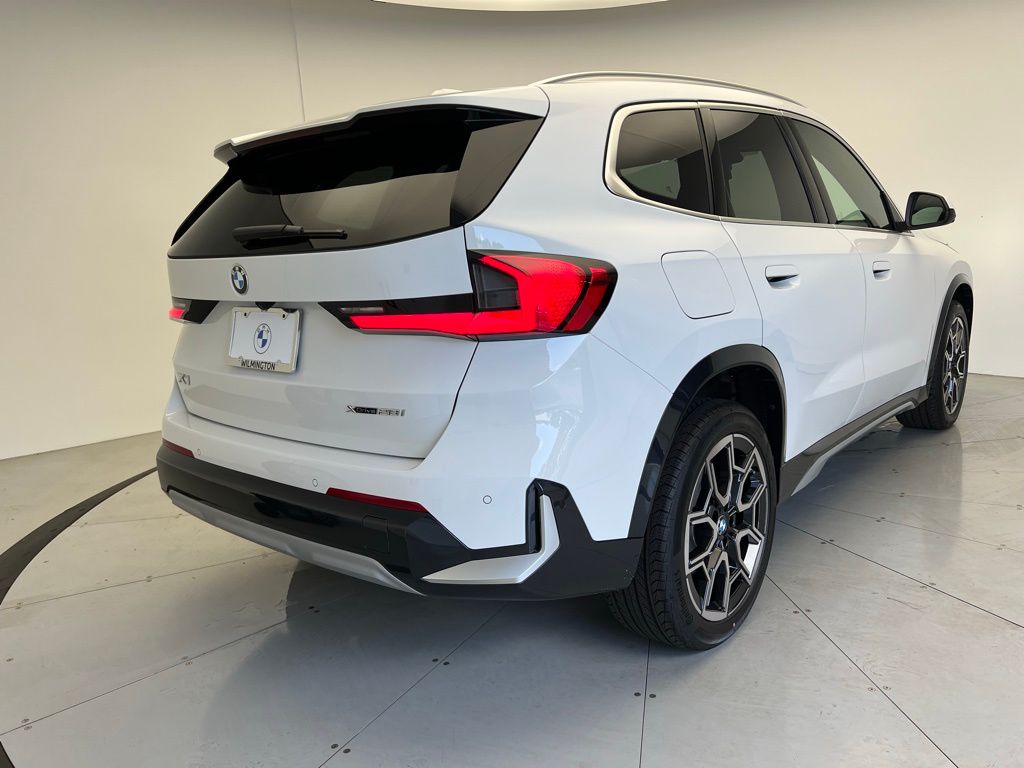 2025 BMW X1 xDrive28i 3