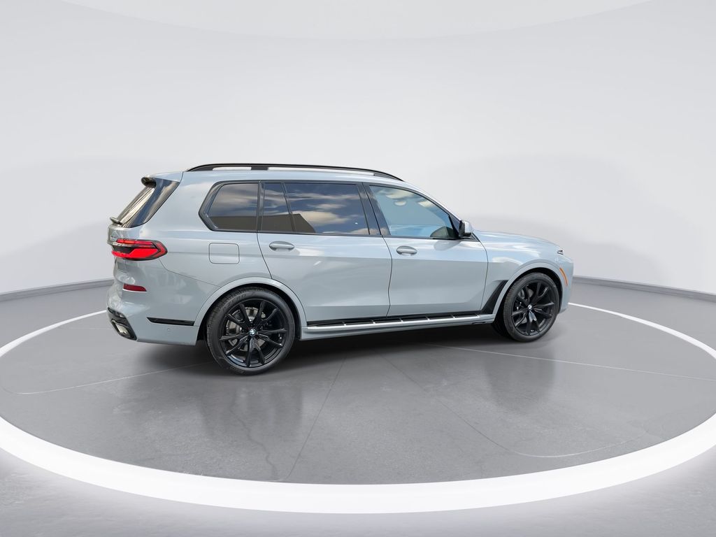 2025 BMW X7 xDrive40i 8