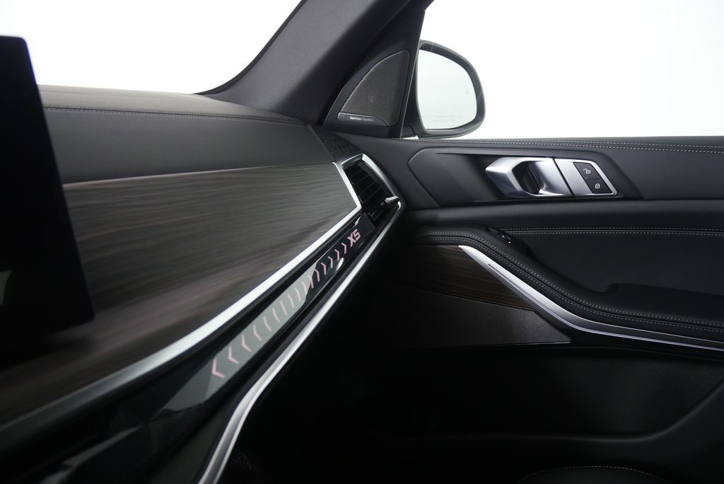 Thumbnail: 2026 BMW X5 - 25