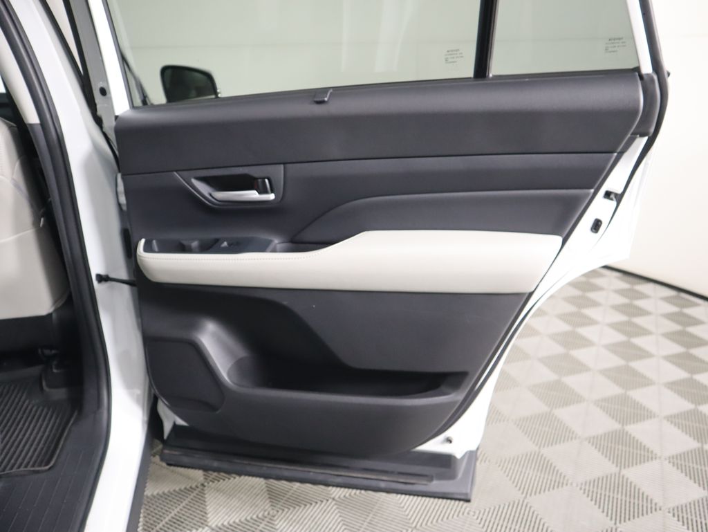 Thumbnail: 2024 Toyota Grand Highlander - 27