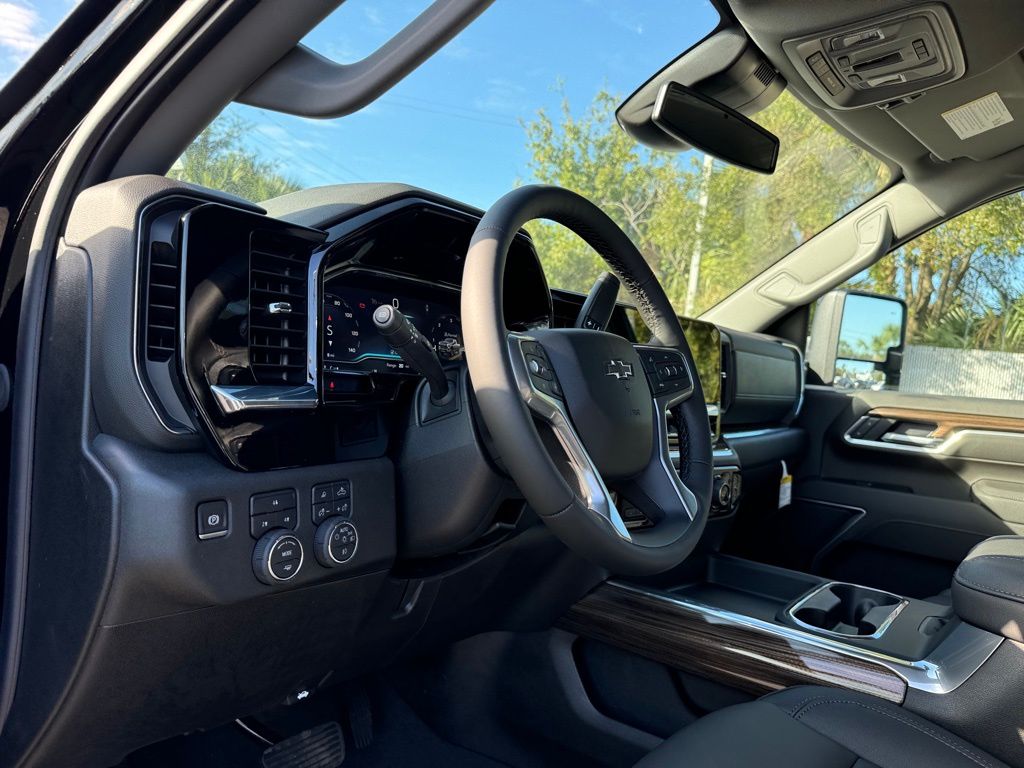 2025 Chevrolet Silverado 2500HD LT 26