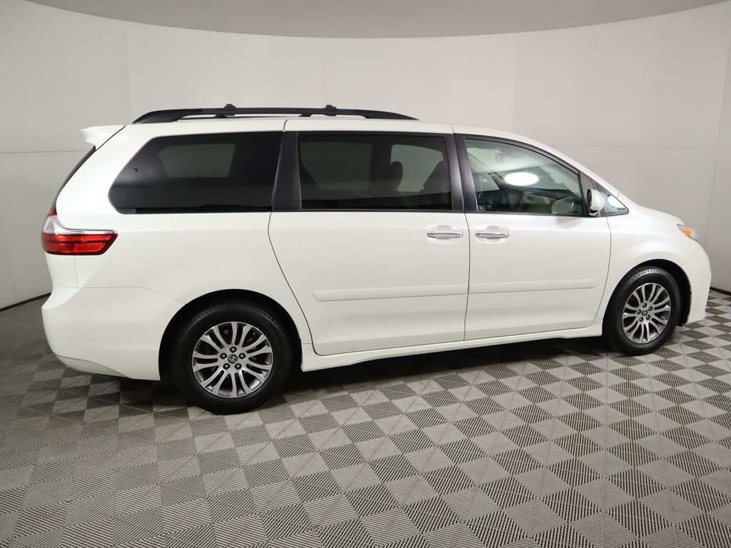 2020 Toyota Sienna XLE 4