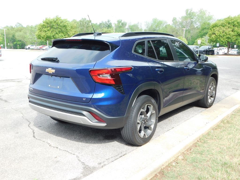 Thumbnail: 2024 Chevrolet Trax - 4