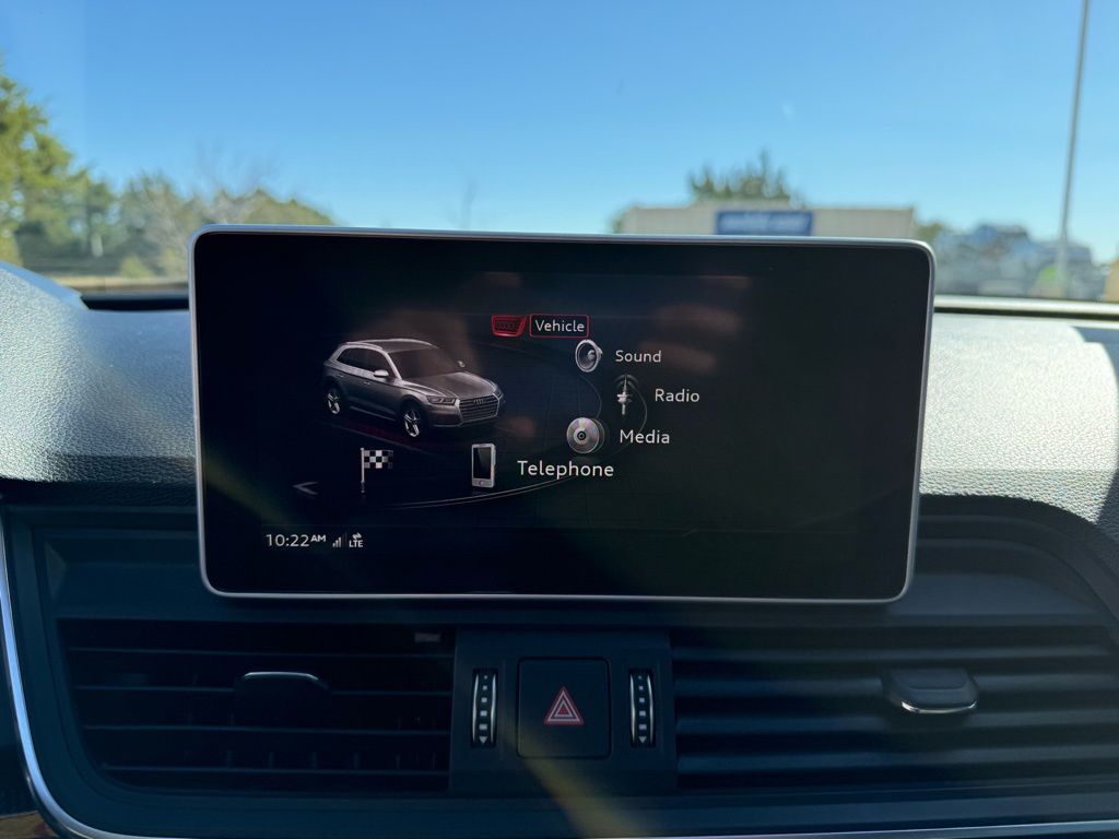 Thumbnail: 2019 Audi SQ5 - 17