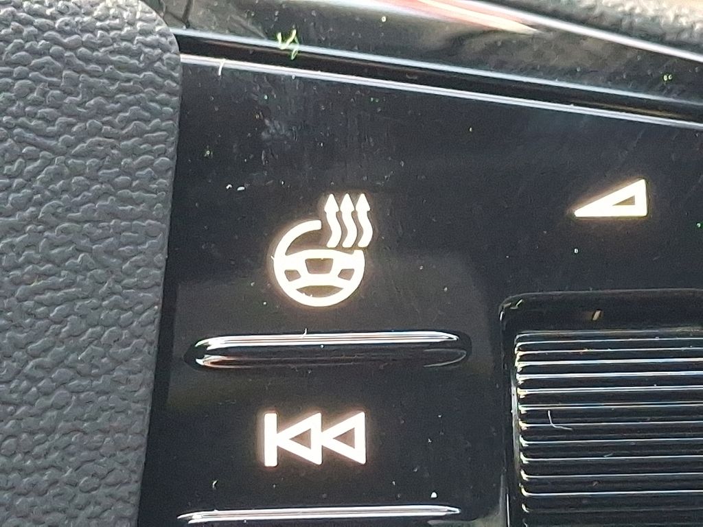 Thumbnail: 2026 Audi SQ5 - 17