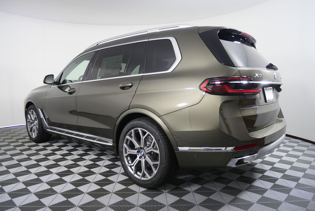 Thumbnail: 2026 BMW X7 - 5