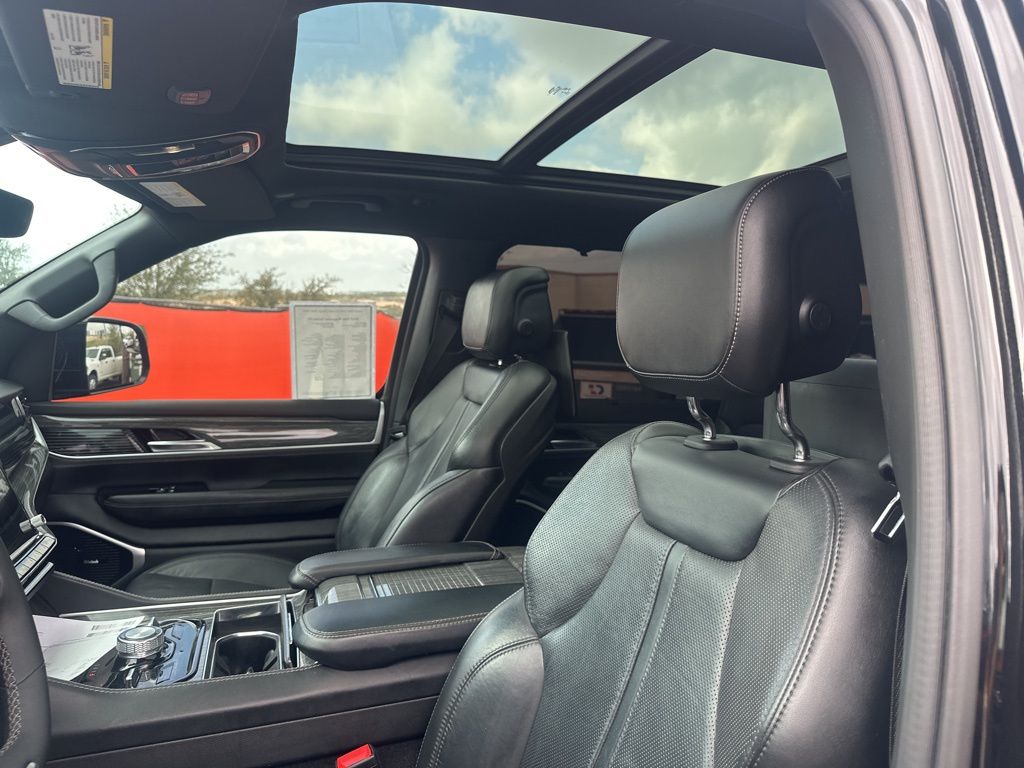 Used Car 2022 Jeep Wagoneer  Series Iii For Sale Under $50,000 In Austin, Texas