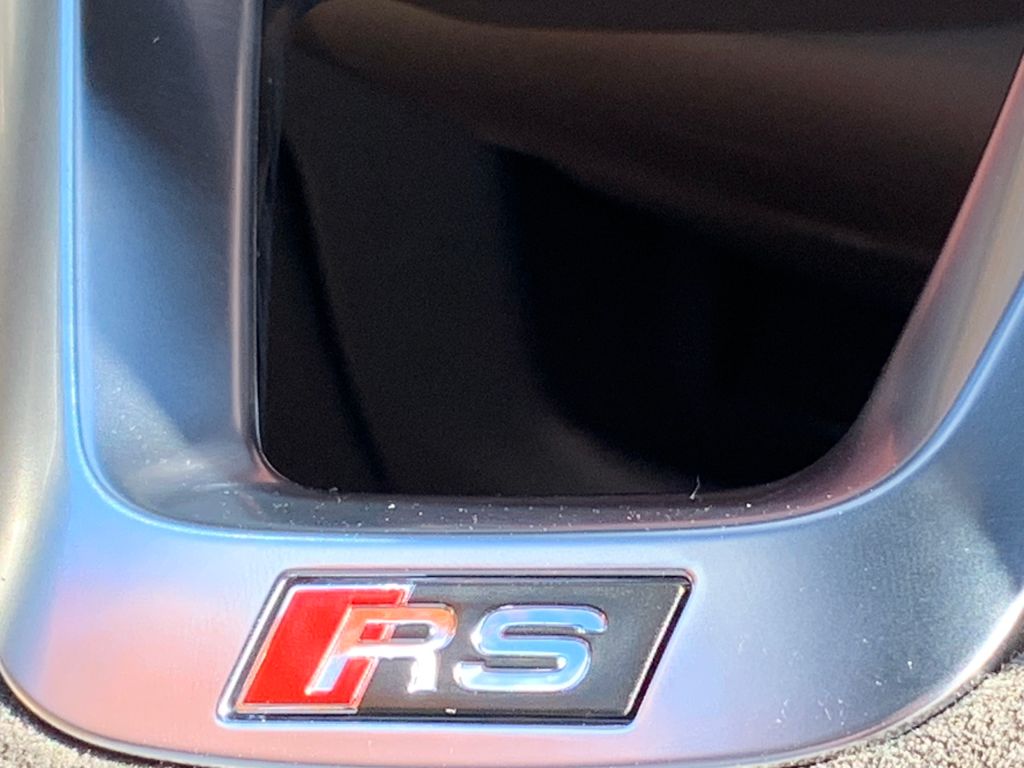 Thumbnail: 2026 Audi RS Q8 - 16