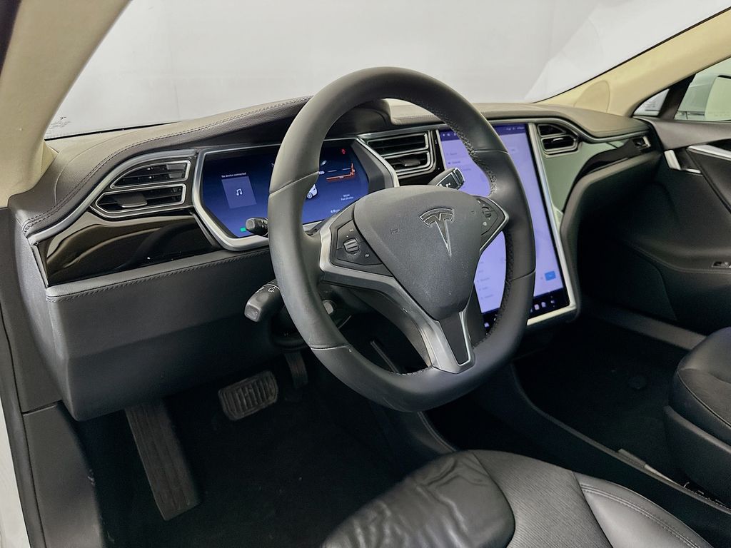 Thumbnail: 2014 Tesla Model S - 9