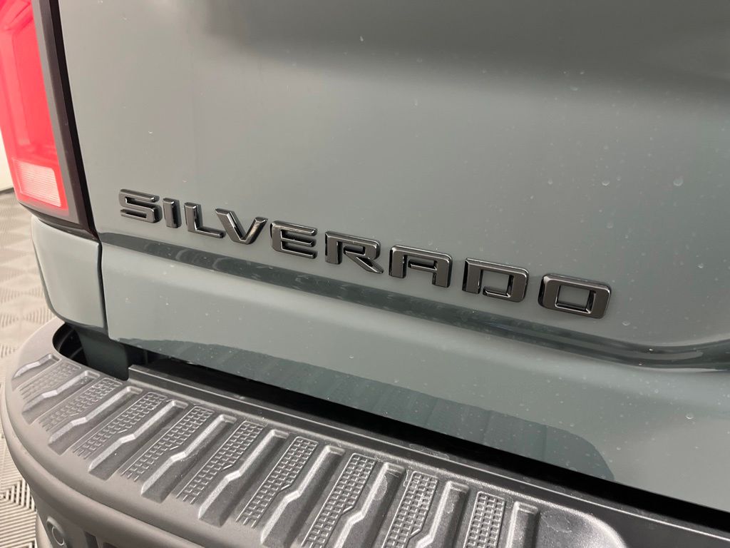 Thumbnail: 2026 Chevrolet Silverado 2500 - 22