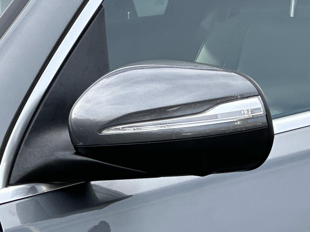 Thumbnail: 2022 Mercedes-Benz GLE - 2