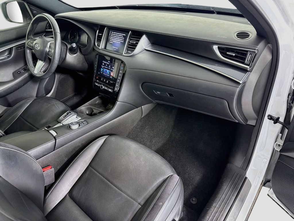 Thumbnail: 2023 INFINITI QX50 - 17