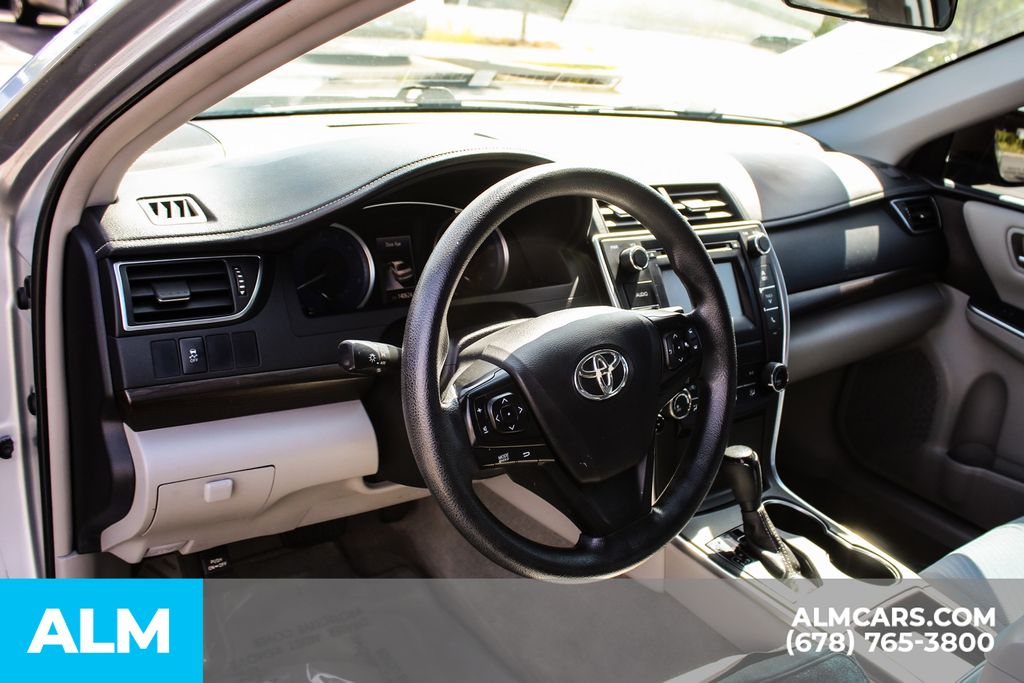 Used 2016 Silver Toyota LE image 23