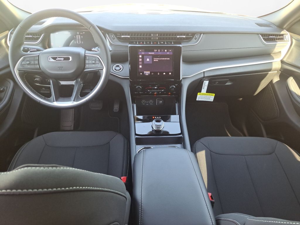 New Car 2025 Jeep Grand Cherokee  Laredo For Sale Under $40,000 In Austin, Texas