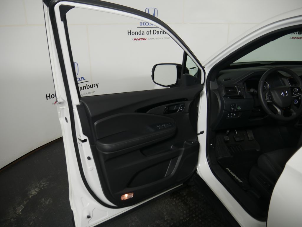 Thumbnail: 2023 Honda Passport - 9