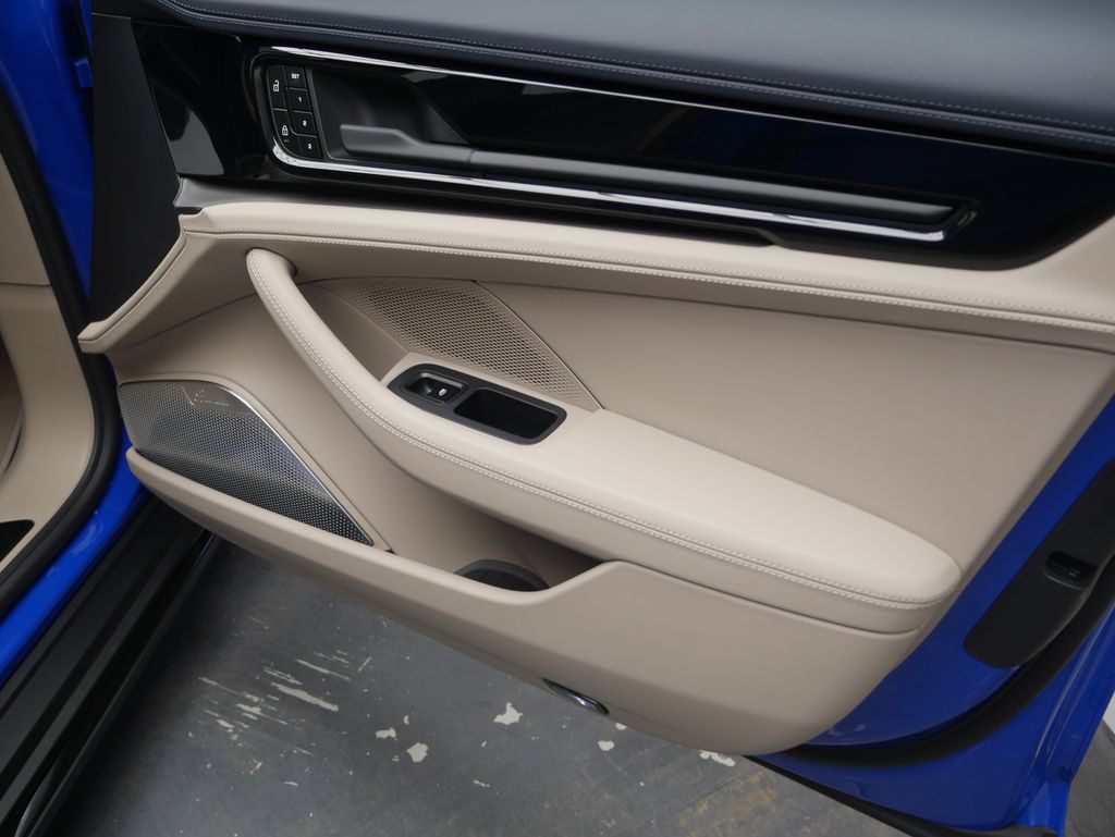 Thumbnail: 2026 Porsche Panamera - 22