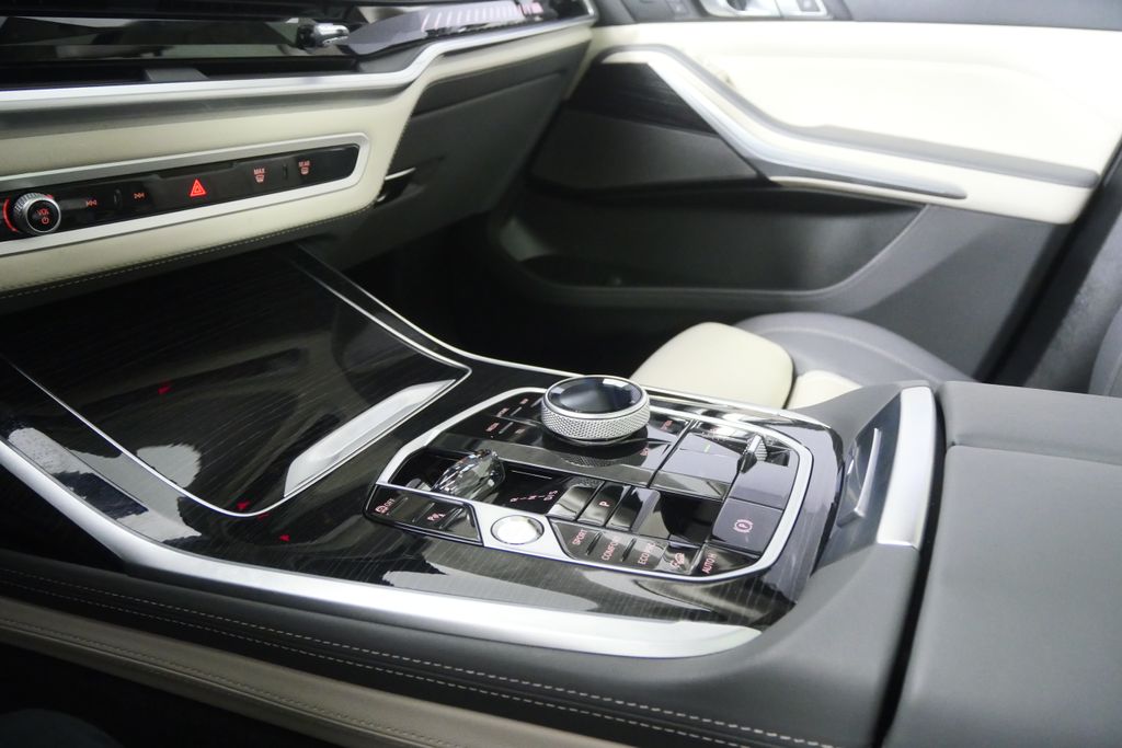 Thumbnail: 2023 BMW X7 - 25