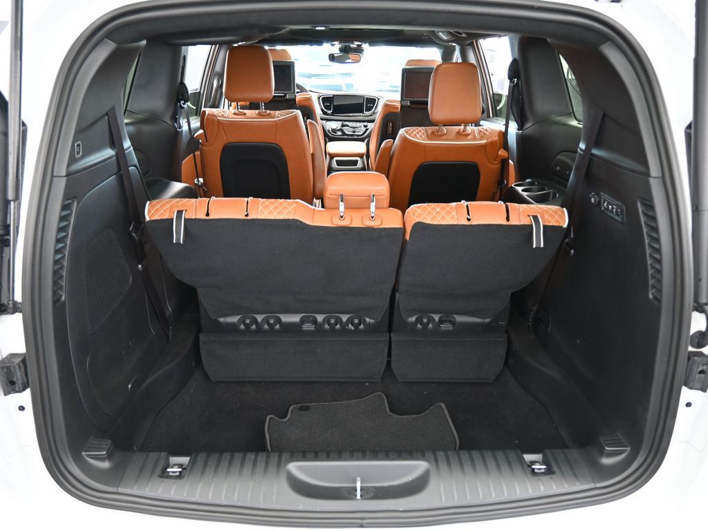 Used 2024 Bright White Clearcoat Chrysler Pinnacle image 49