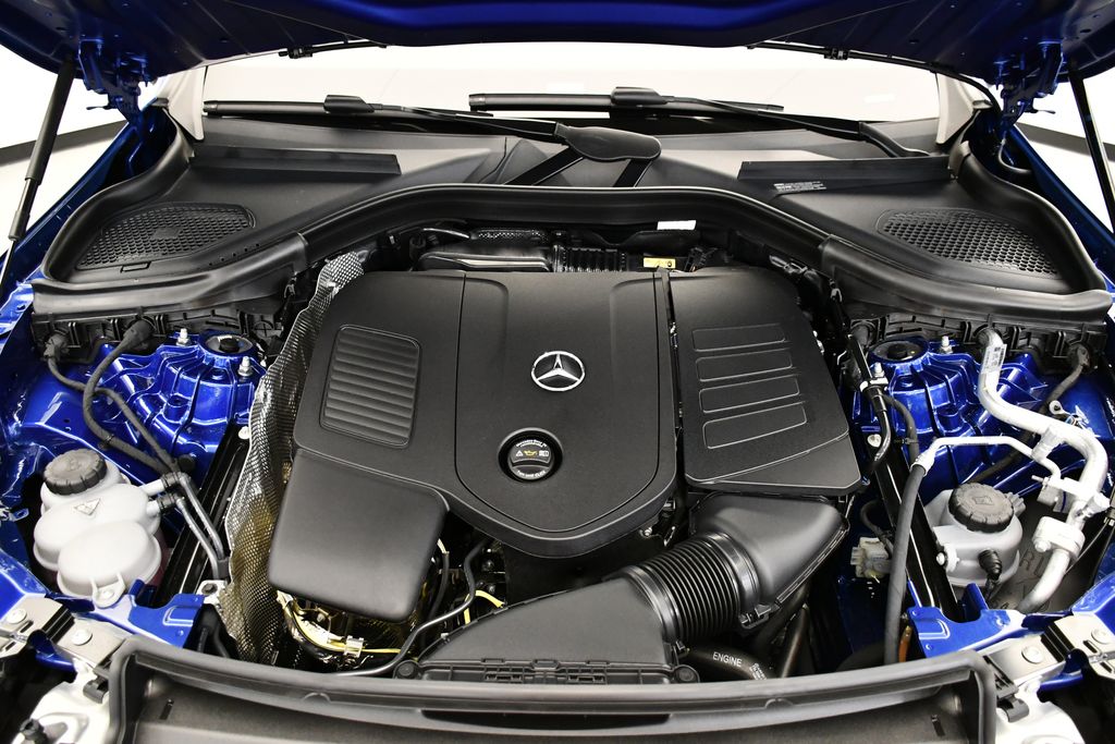 2025 Mercedes-Benz GLC 300 11