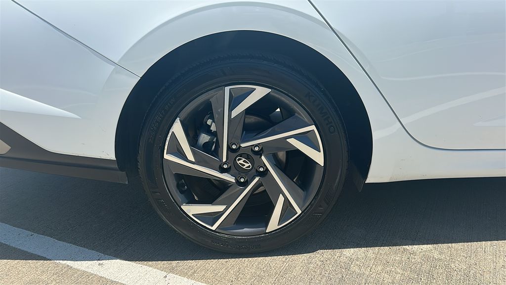 2025 Hyundai Elantra Limited White at Baytown Hyundai