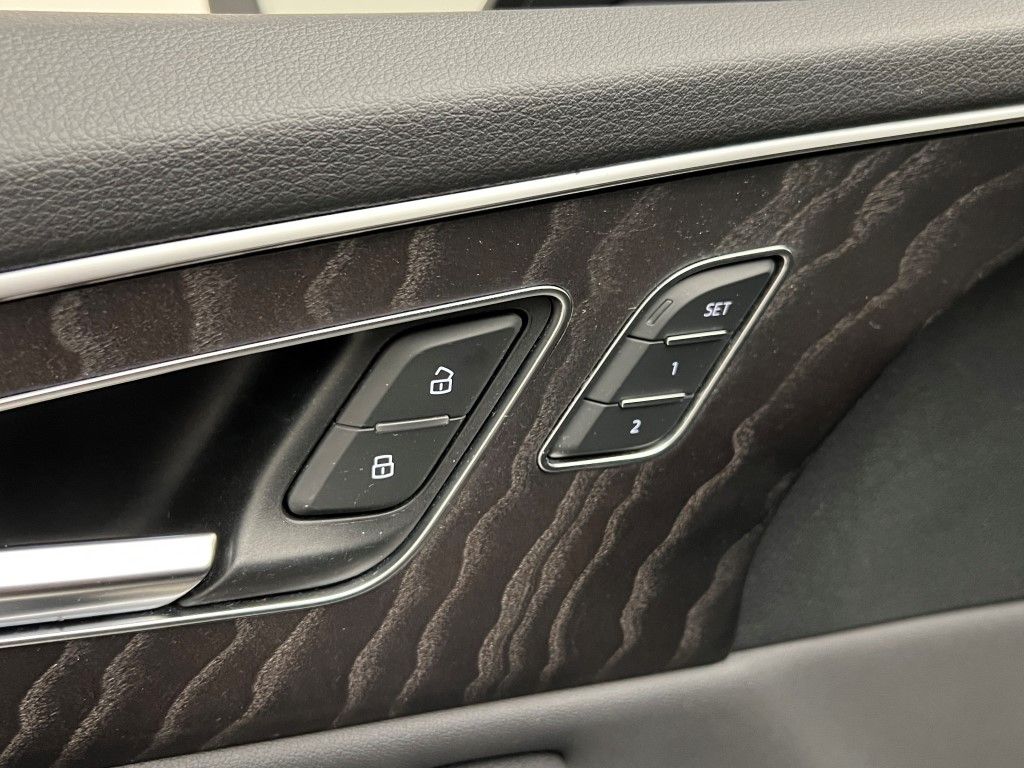 Thumbnail: 2021 Audi Q8 - 24