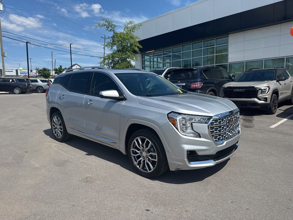 2022 GMC Terrain Denali AWD's photo