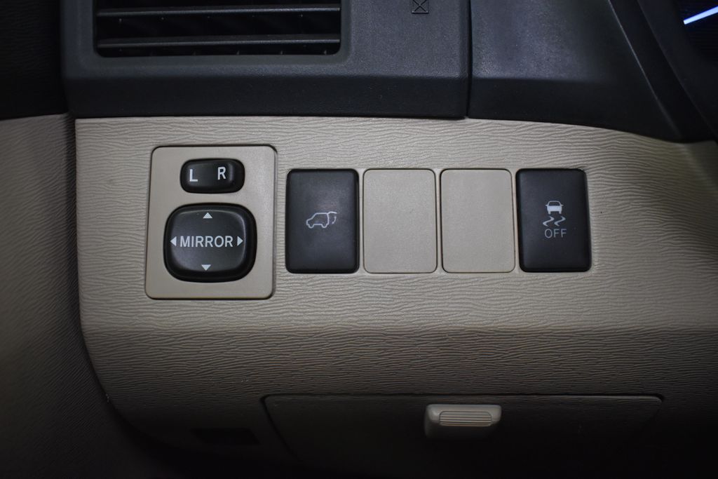 Thumbnail: 2013 Toyota Venza - 19