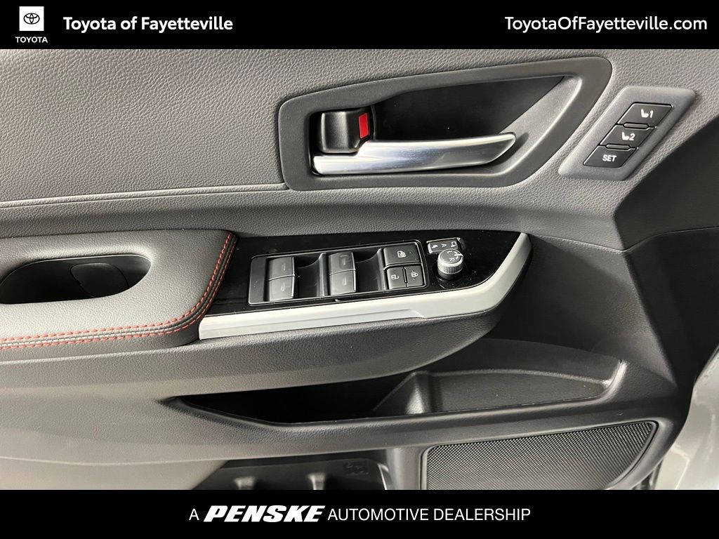 2025 Toyota Sienna XSE 31