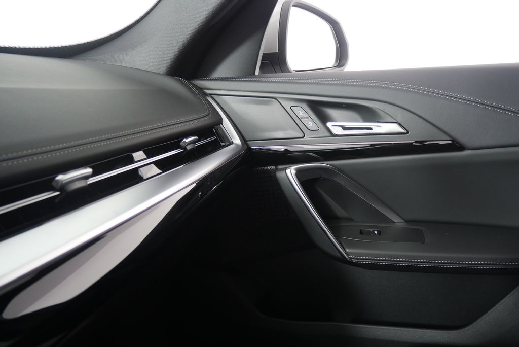 Thumbnail: 2025 BMW X1 - 23