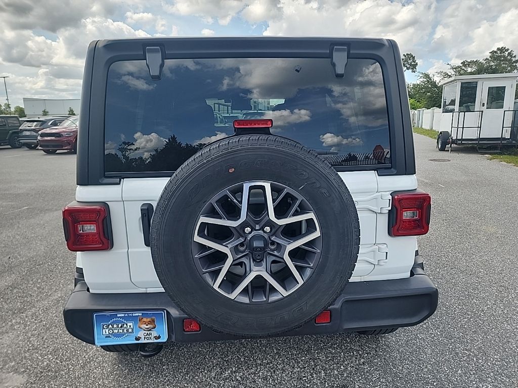 2024 White Jeep Wrangler Sahara 4X4 SUV