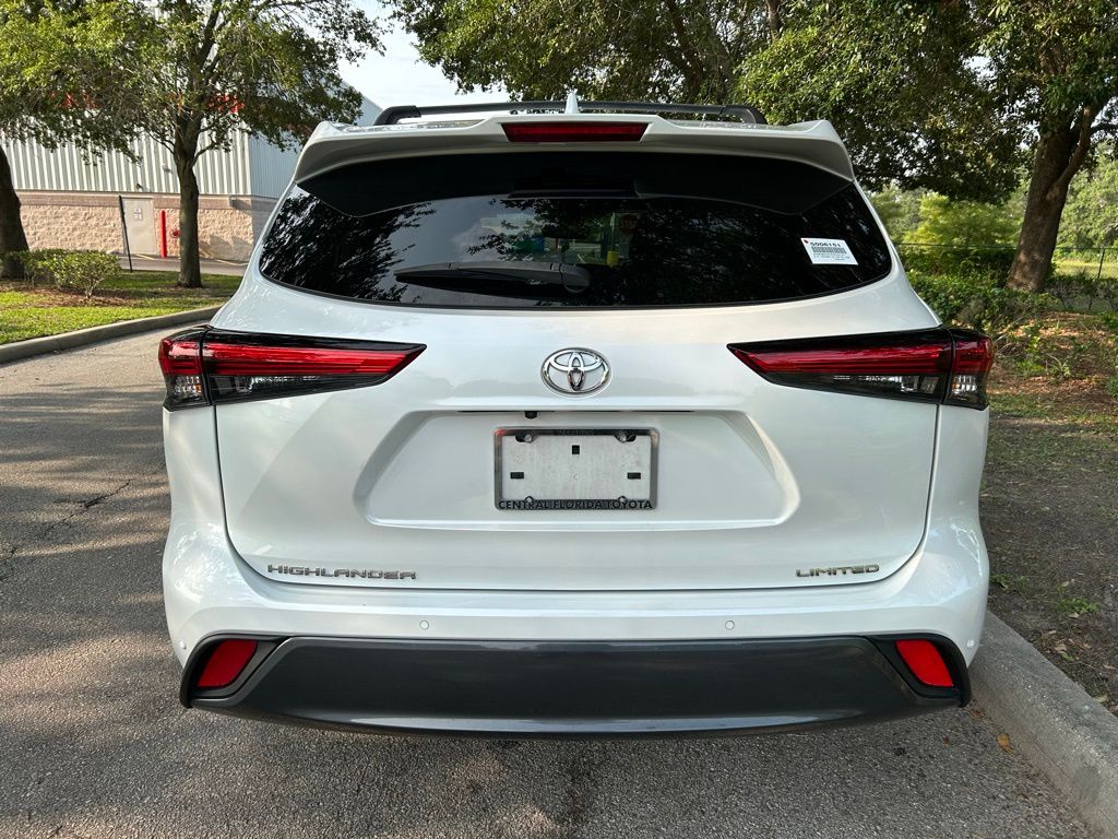 2023 Toyota Highlander Limited 4