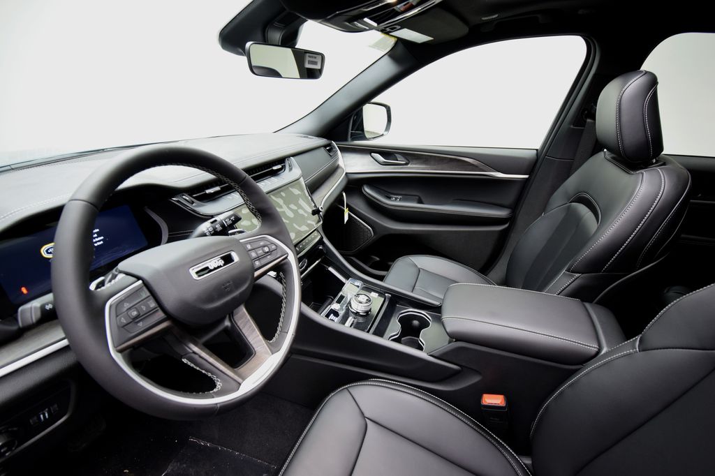 new 2026 Jeep Grand Cherokee car, priced at $45,500