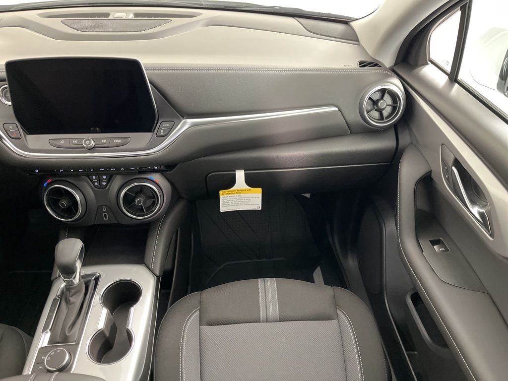 Thumbnail: 2026 Chevrolet Blazer - 14