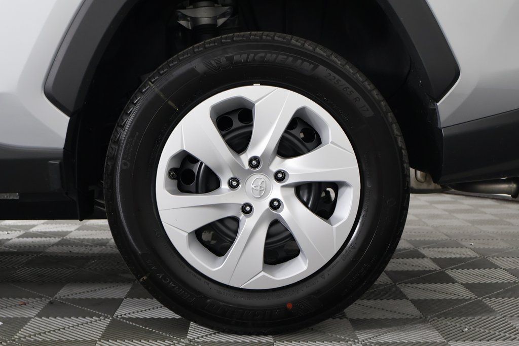 Thumbnail: 2025 Toyota RAV4 - 16