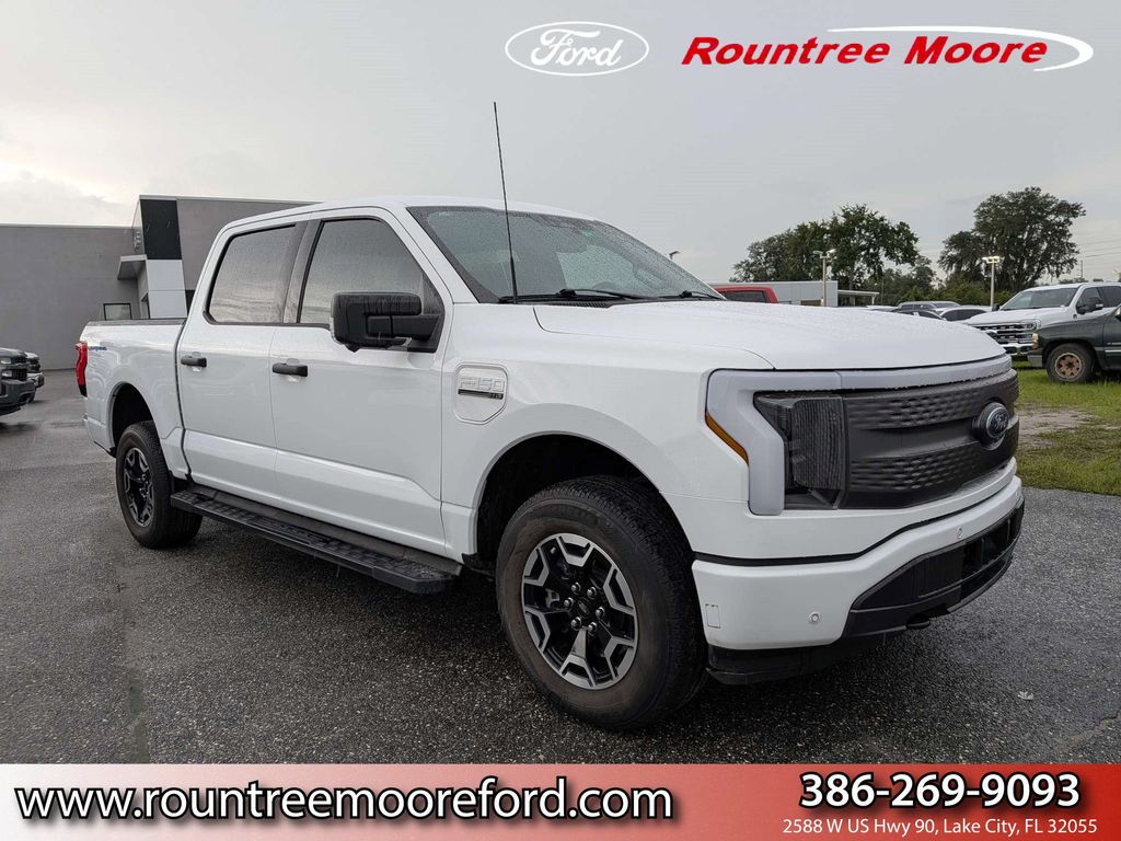  2023 Ford F-150 Lightning XLT SuperCrew AWD   