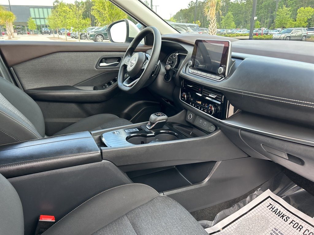 2023 Pearl White Tricoat Nissan Rogue SV FWD SUV