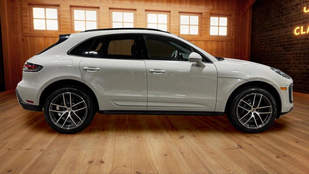 Used 2024 Chalk Porsche  image 2