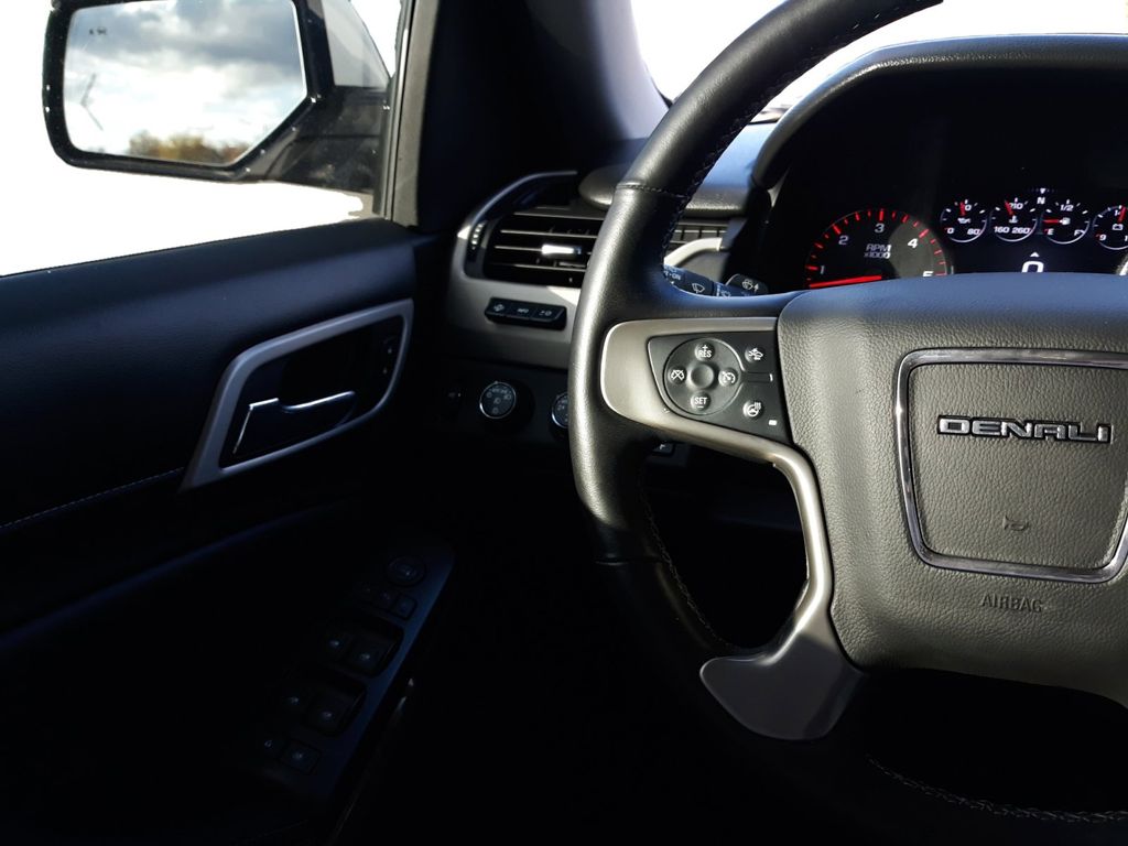 2016 GMC Yukon Denali 12