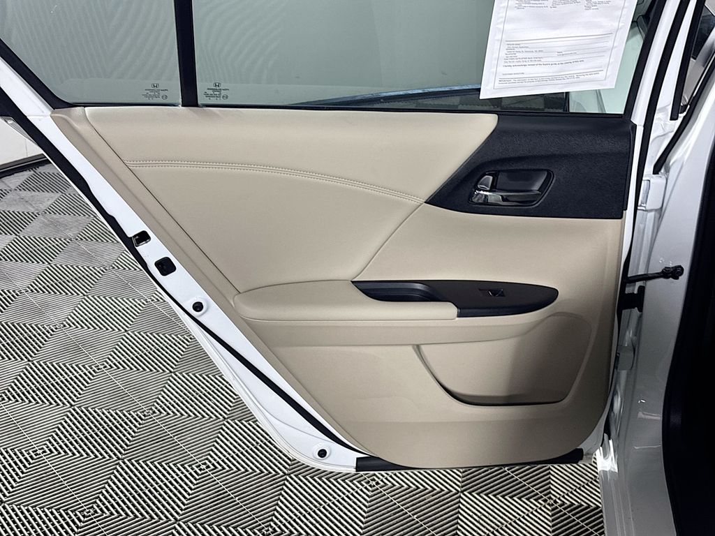 Accord Sedan EX-L w/Navigation and Honda Sensing