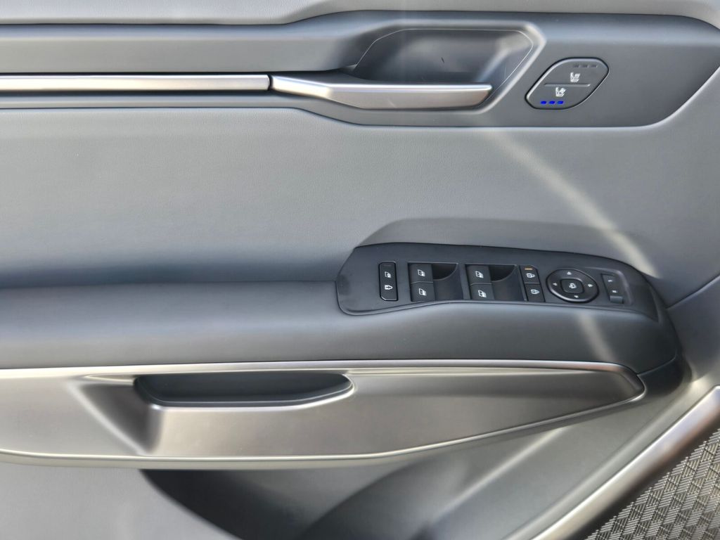 2026 Kia Ev9 - $50,480