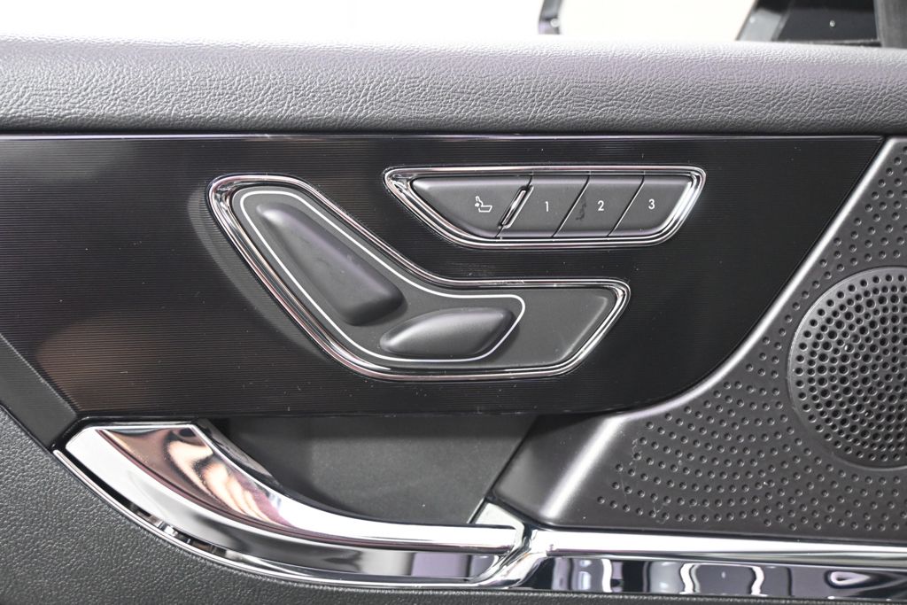 New 2026 White Lincoln Premiere image 14