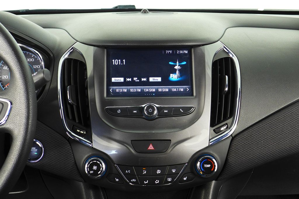 Thumbnail: 2018 Chevrolet Cruze - 24