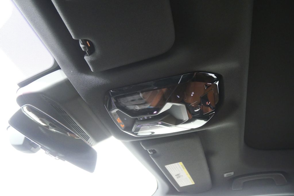 Thumbnail: 2026 BMW 7 Series - 24