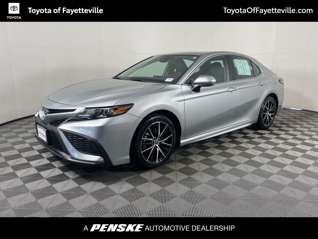 2023 Toyota Camry SE -
                Fayetteville, AR