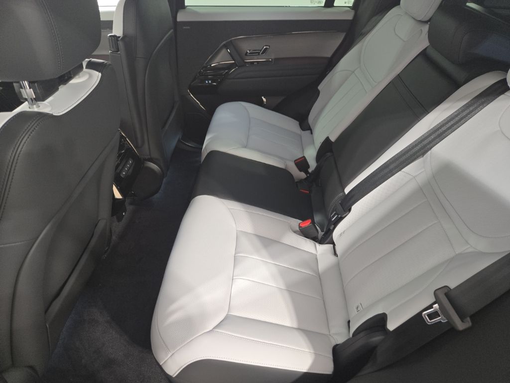 New 2026 Blue Land Rover Dynamic SE image 23