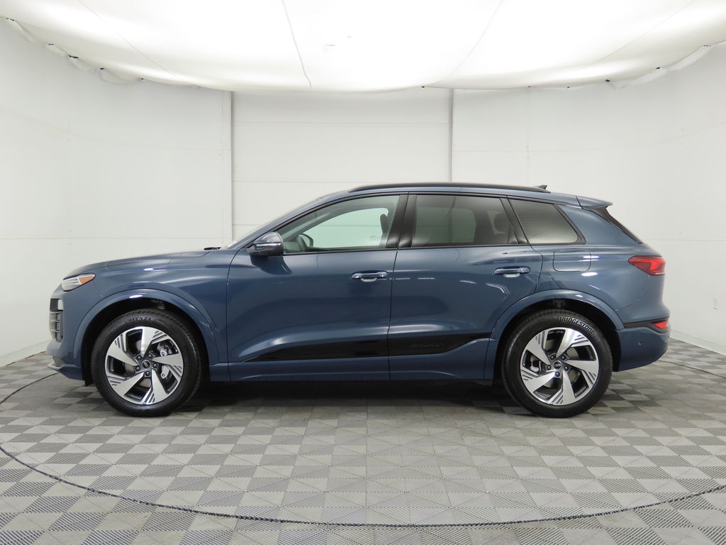 Thumbnail: 2025 Audi Q6 e-tron - 8