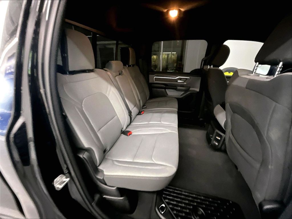 2023 Ram 1500 — photo 16