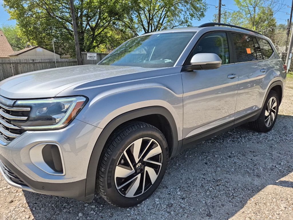 2025 Volkswagen Atlas SE FWD with Technology